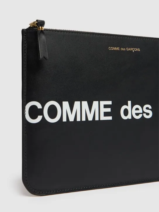 Comme des Garçons Wallet   Maxi logo leather pouch 