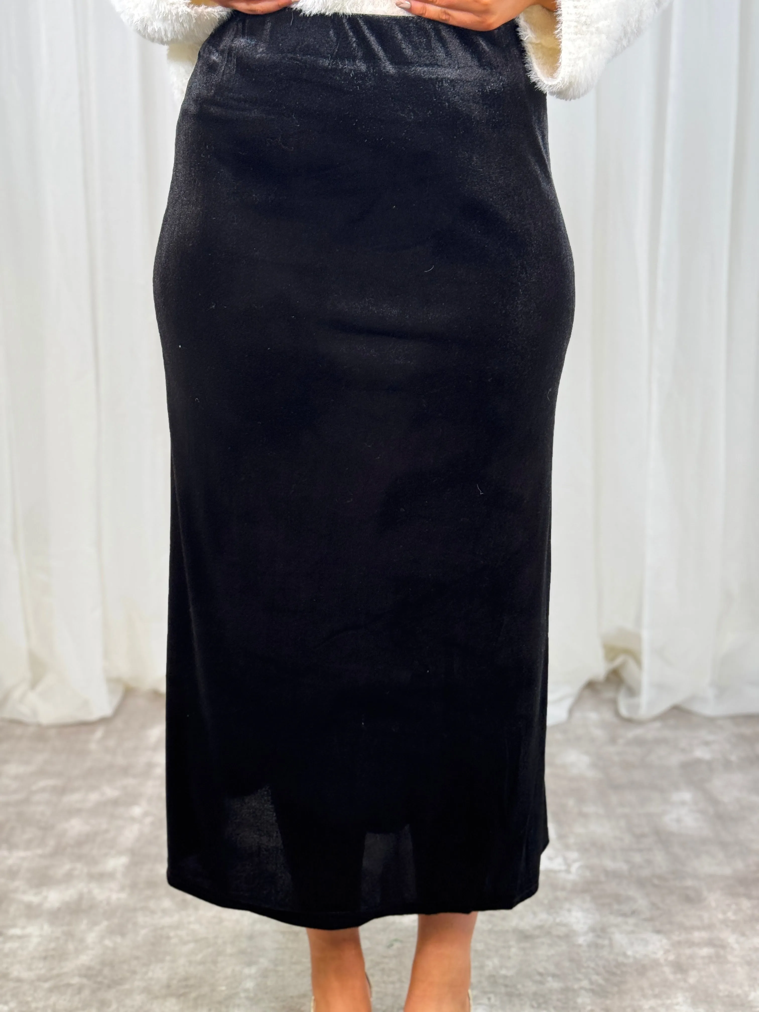 Millie Velvet Maxi Skirt In Black