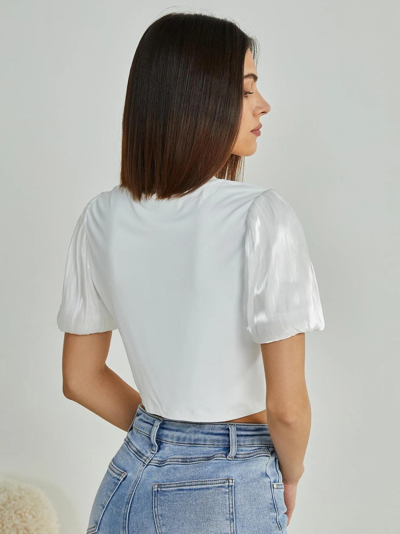 Ruched Twist Puff Sleeve Crop Top