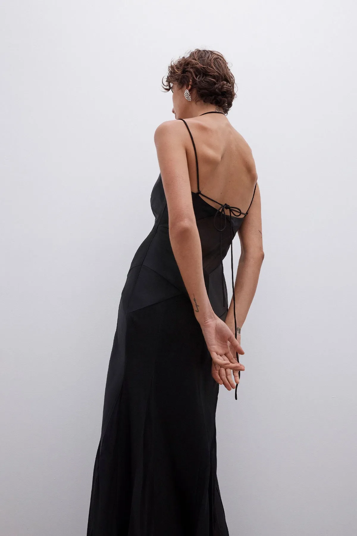 SHONA JOY - Moraya Plunged Godet Maxi Dress - Black